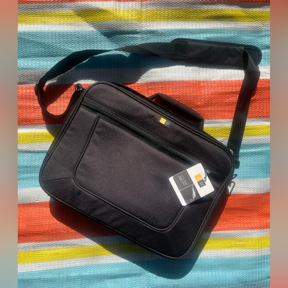🎉✨HP🎉✨ Logitech Black Laptop Bag with Modern Design and Practical Storage NWT